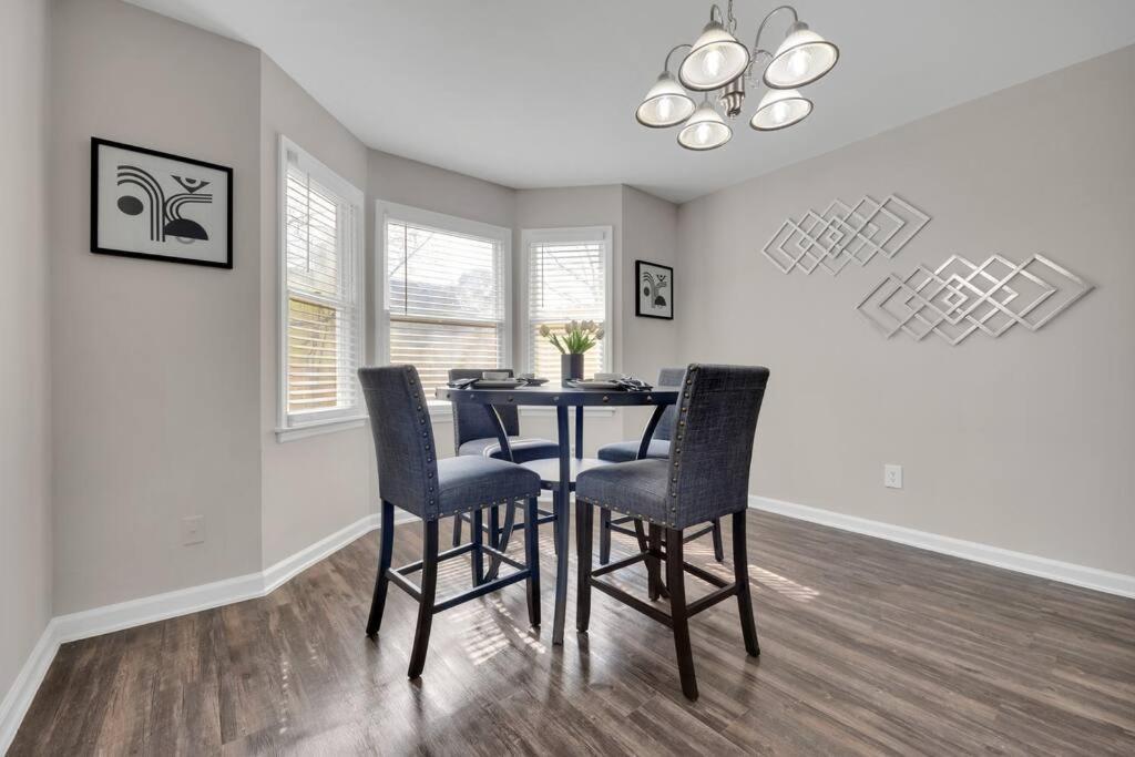 Plush Two Bedroom Retreat. A Home Away From Home! 里弗代尔 外观 照片