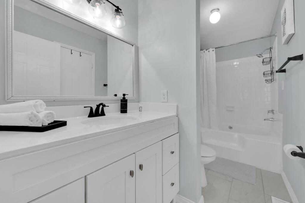 Plush Two Bedroom Retreat. A Home Away From Home! 里弗代尔 外观 照片